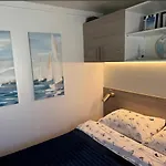 Niky House Drage