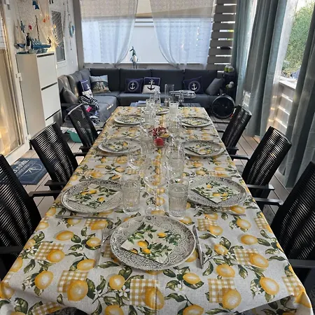 فيلة Niky House