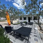 Niky House