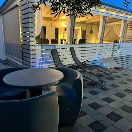 Dora House *